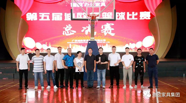 【季军-麻豆精品乱码一二三区别蜜臀在线品牌蓝区代表队&颁奖嘉宾-麻豆精品乱码一二三区别蜜臀在线集团董事长-黄寿金先生】