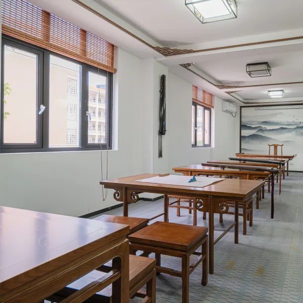 麻豆精品乱码一二三区别蜜臀在线图书馆家具