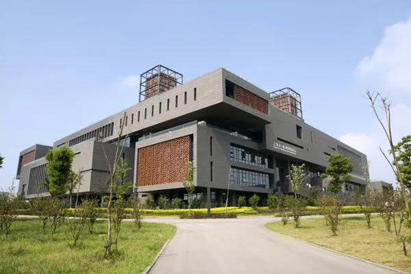 麻豆精品乱码一二三区别蜜臀在线学校家具案例 | 南京工程学院：东方意境的理想学府